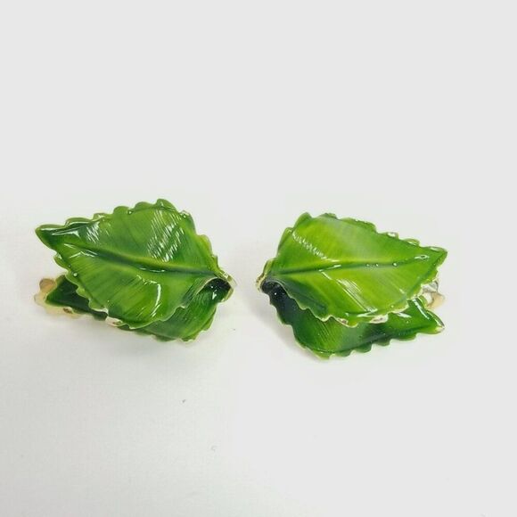 Vintage Lisner Bright Green Enamel Leaf Clip On Earrings, Signed Retro Estate - Picture 2 of 7